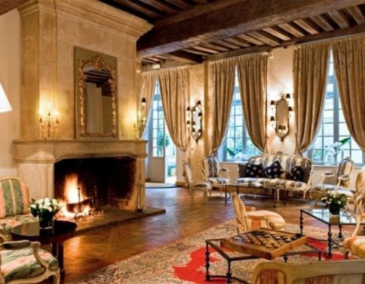 Cdg Aubusson Lobby